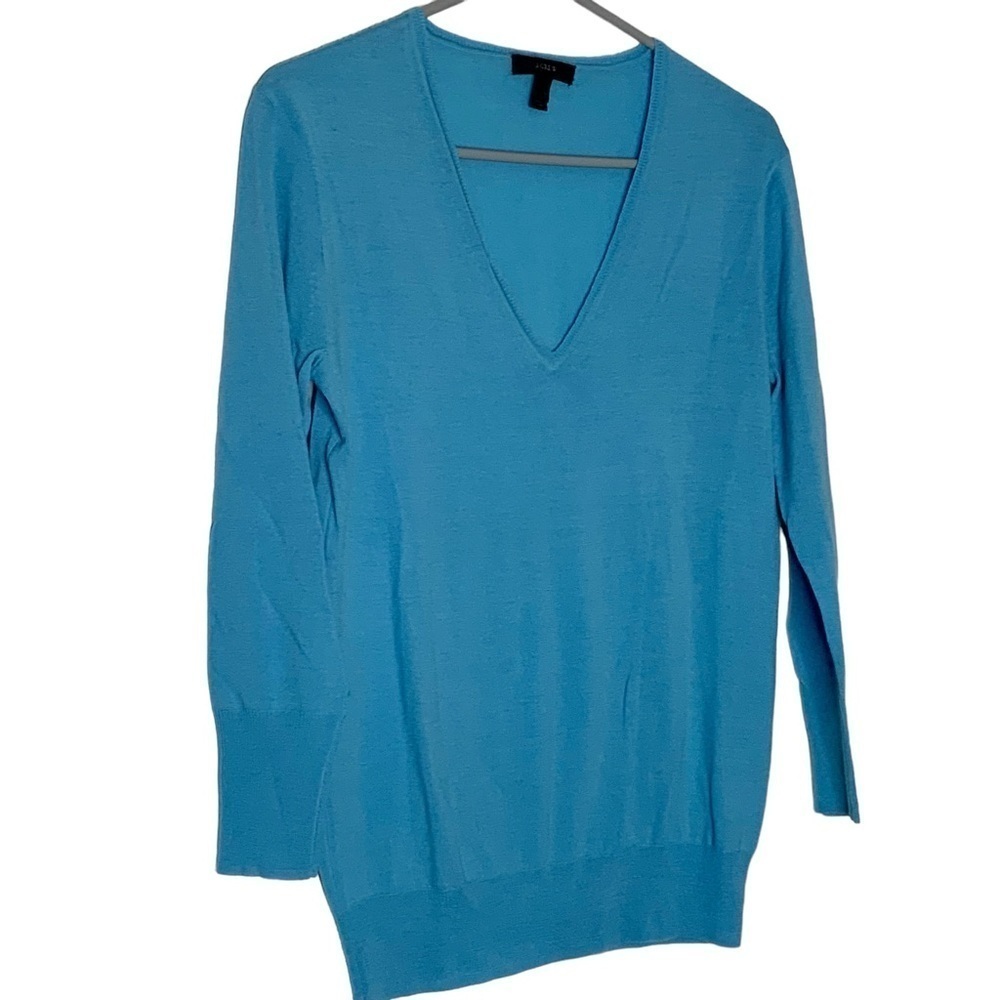 J. Crew V neck Merino wool sweater. Size XS. J7 - Picture 2 of 7